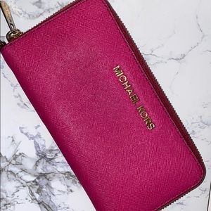 Michael kors wallet